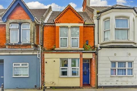 3 bedroom ground floor flat for sale, Balmoral Road, Gillingham, Kent