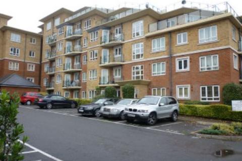 2 bedroom flat to rent, Glebelands Close, High Road, North Finchley, N12