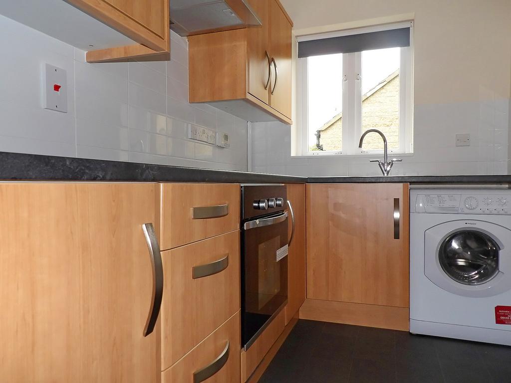 Cogges Hill Road, Witney OX28 2 bed semidetached house to rent £