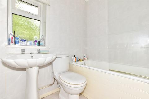 22 Bathurst Close, Newington, Ramsgate, CT12 6LU