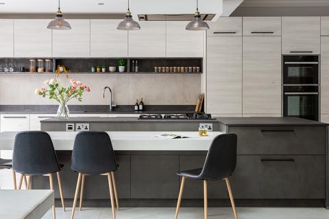 105 Minchenden Crescent, London, N14 7EP