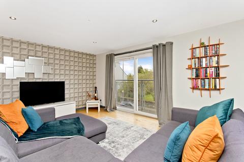 76/5 The Green, Davidsons Mains, Edinburgh, EH4 5BH