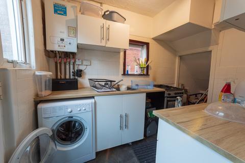 3 bedroom end of terrace house for sale, Aston Place, Leeds LS13