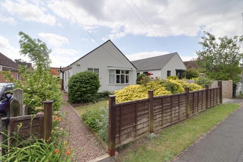 3 bedroom detached bungalow to rent, Greenfields Road, Malvern WR14 1TS