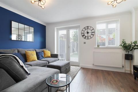 2 bedroom end of terrace house for sale, Green Close, Sheffield S21