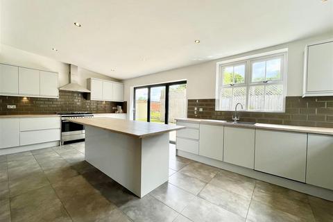 4 bedroom detached house for sale, Barwick Road, Garforth, Leeds