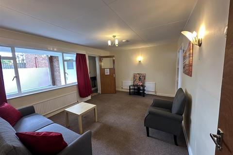 2 bedroom apartment to rent, Francis Court, Exeter EX2