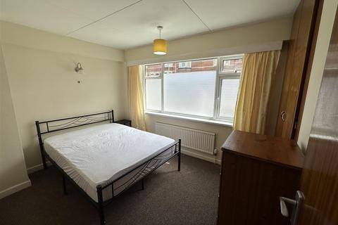 2 bedroom apartment to rent, Francis Court, Exeter EX2