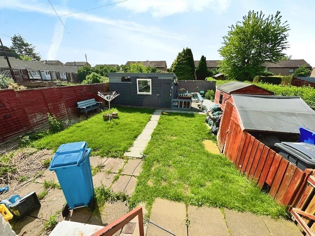 Leven Road, Kennoway 2 bed apartment £55,000