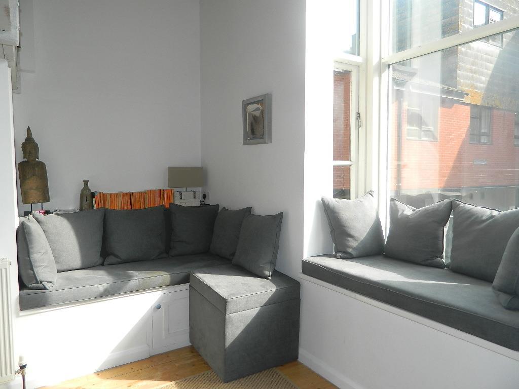 Lounge area.JPG