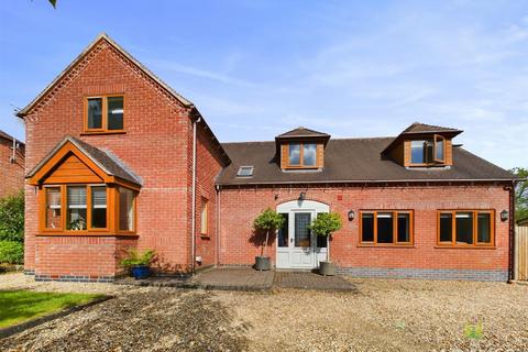5 bedroom detached house for sale, Offas Close, Treflach, Oswestry