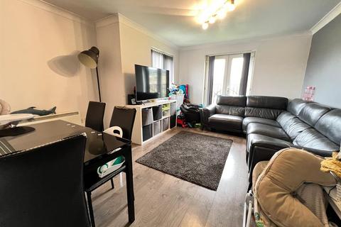 2 bedroom flat for sale, Atlantis Close, Barking