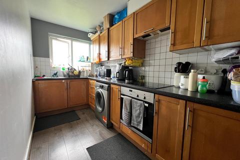 2 bedroom flat for sale, Atlantis Close, Barking