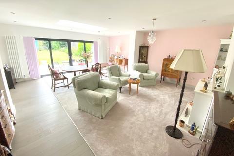 4 bedroom detached house for sale, Orchard Drive, Park Street, St. Albans, Hertfordshire, AL2