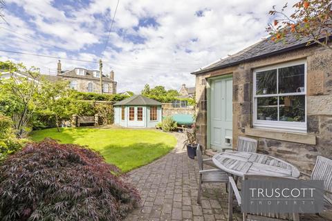 13 Summerside Street, Edinburgh, EH6 4NT