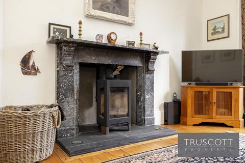 13 Summerside Street, Edinburgh, EH6 4NT