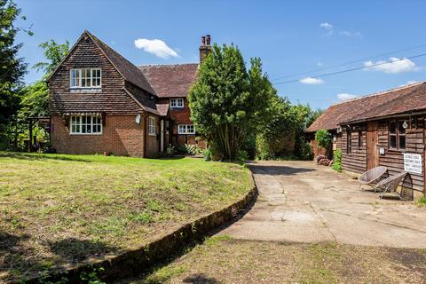 3 bedroom detached house for sale, Petworth Road, Witley, Godalming, Surrey, GU8