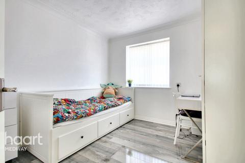 8 Bradfords Close, St Marys Island, Chatham, ME4 3RJ