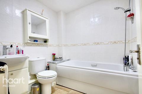 8 Bradfords Close, St Marys Island, Chatham, ME4 3RJ
