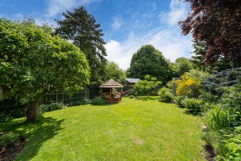 4 bedroom detached bungalow for sale, Apsley, Hemel Hempstead HP3