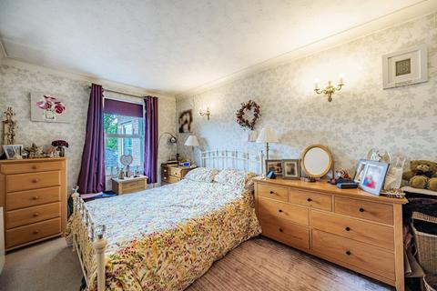 1 bedroom apartment for sale, Pittville Circus Road, Gloucestershire GL52
