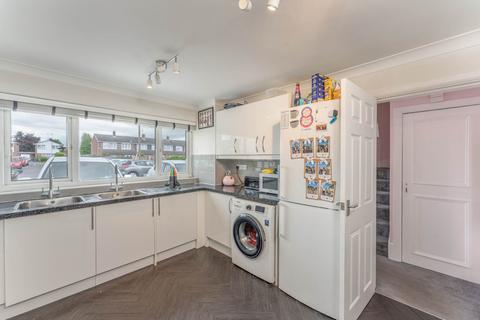 10 Chatsworth Close, Borehamwood, WD6 1UE