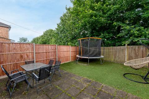 10 Chatsworth Close, Borehamwood, WD6 1UE