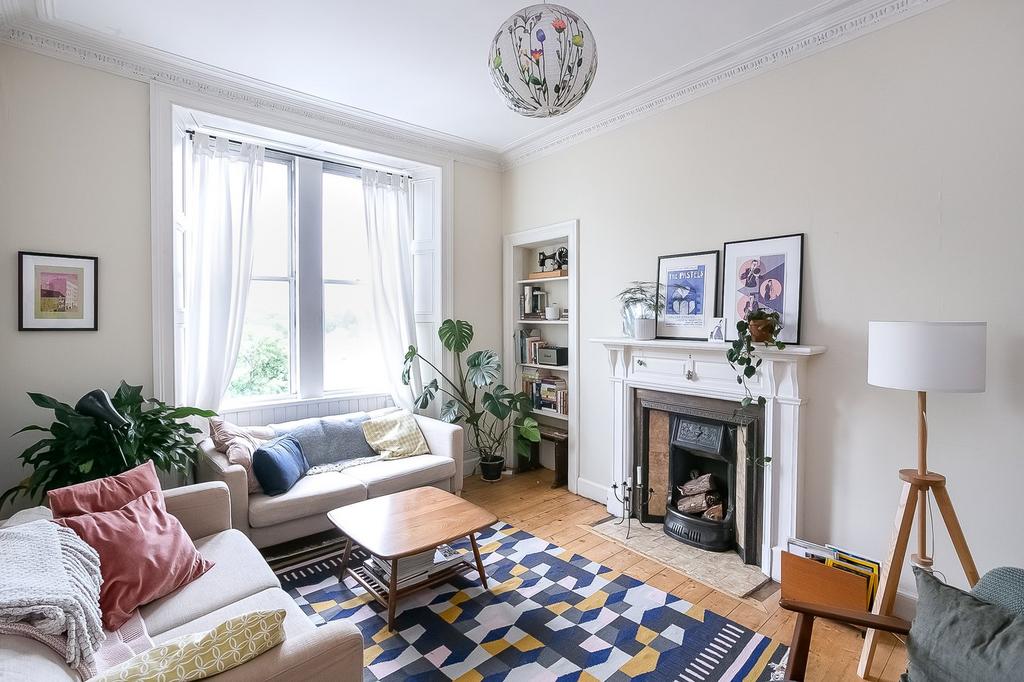 Broughton Road, Broughton, Edinburgh... 2 bed flat for sale £270,000
