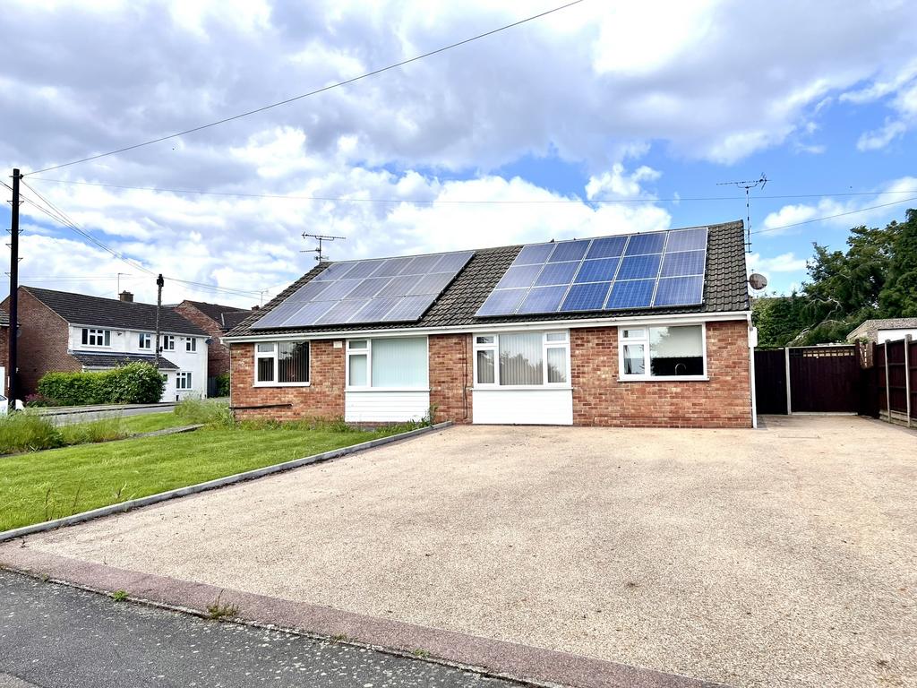 Hamble road, Oadby, LE2 2 bed semi-detached bungalow for sale - £250,000