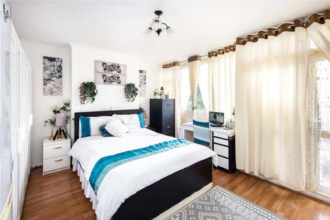 2 bedroom flat for sale, Holsworthy House, Talwin Street, Bow, London, E3