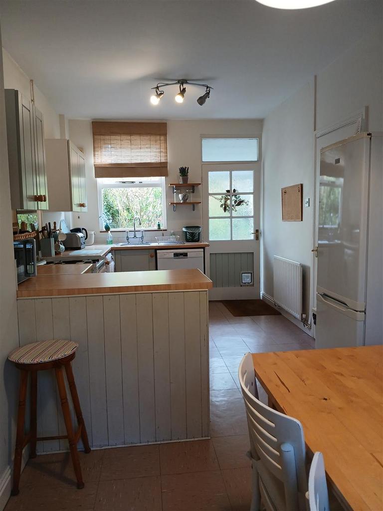 Kitchen/ Dining Room