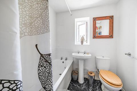 2 Stanley Road, London, N10 2HU