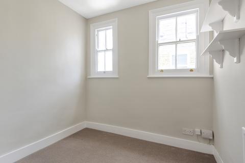 2 bedroom flat to rent, Waynflete Street London SW18