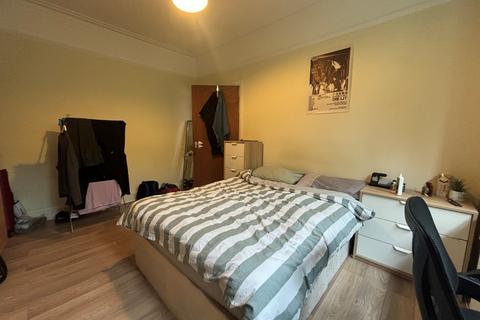 3 bedroom terraced house to rent, Larnach Road,  London, W6