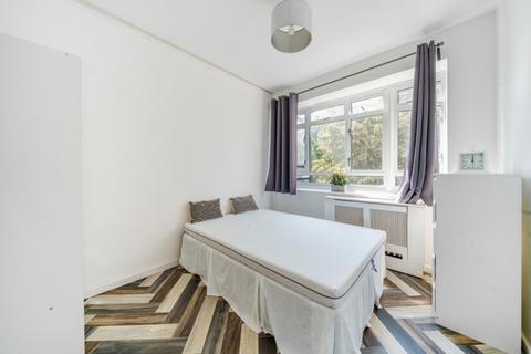 4 bedroom flat to rent, Churchill Gardens Pimlico SW1V