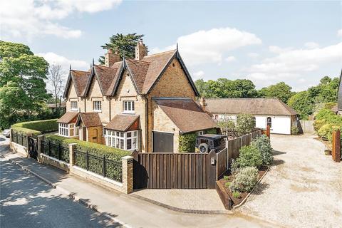 4 bedroom detached house for sale, Park Road, Toddington, Dunstable, Bedfordshire, LU5