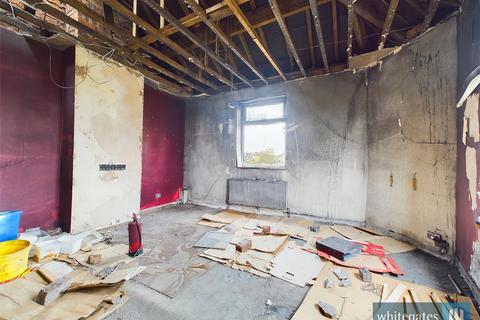 4 bedroom end of terrace house for sale, Greaves Street, Bradford, West Yorkshire, BD5