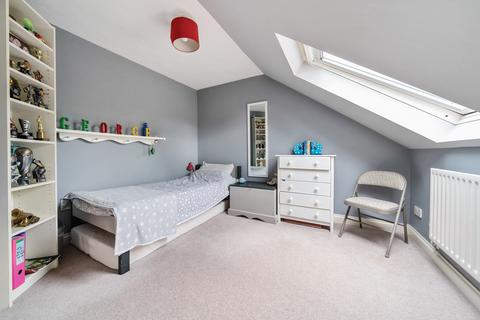 4 bedroom detached house for sale, Chartwell, Farnham, Surrey, GU9