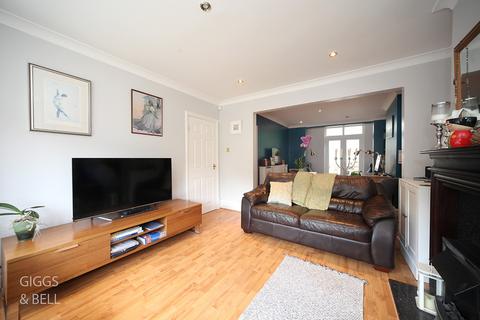 3 bedroom semi-detached house for sale, Cutenhoe Road, Luton, Bedfordshire, LU1