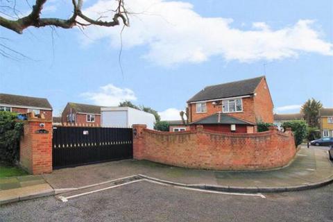 4 bedroom detached house for sale, Milford Close, London