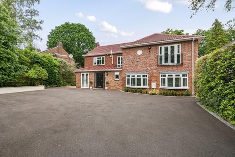 4 bedroom detached house for sale, Pine Walk, Chilworth, Southampton, SO16