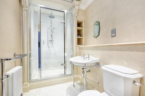 7 Chapel Square, Virginia Water, GU25 4SZ