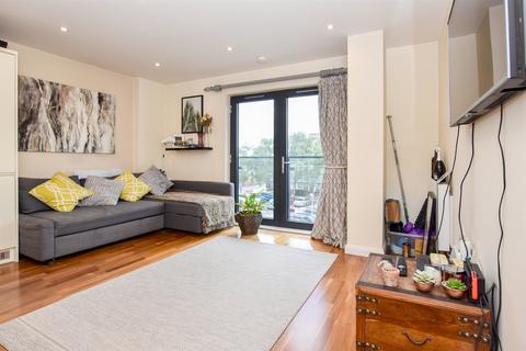 2 bedroom flat to rent, Azalea Drive, Swanley, BR8