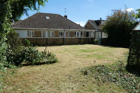 3 bedroom detached bungalow for sale, Elmscote Road, Banbury