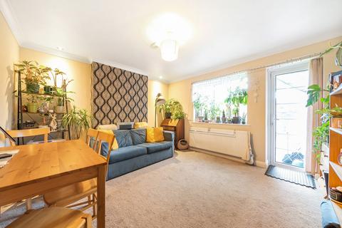 2 bedroom apartment for sale, Garden Close, Ruislip, Middlesex