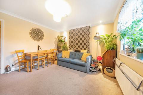 2 bedroom apartment for sale, Garden Close, Ruislip, Middlesex