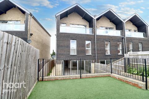 4 bedroom townhouse for sale, High Chase, Harlow