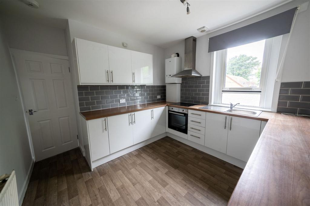 Gould Street, Ayr KA8 3 bed flat £650 pcm (£150 pw)