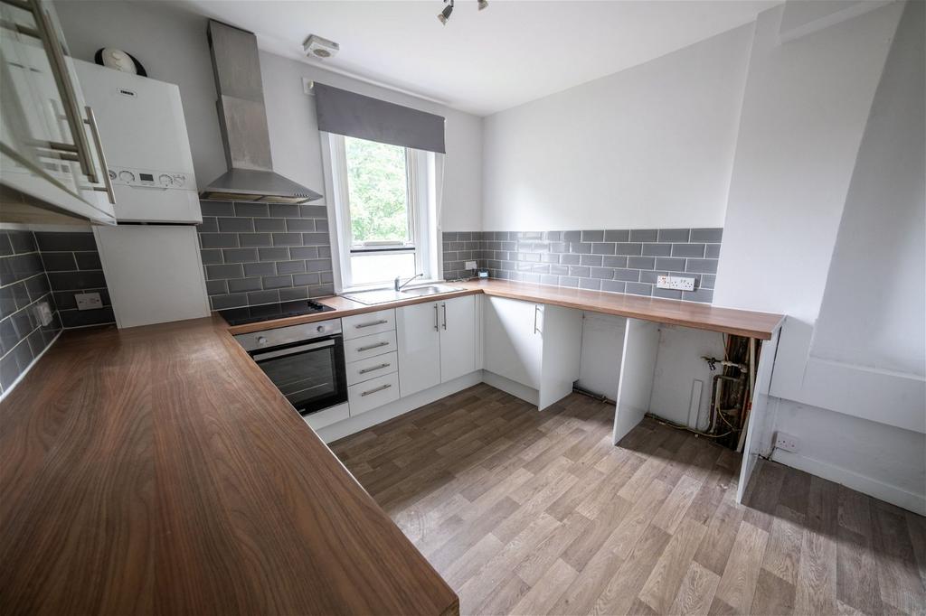 Gould Street, Ayr KA8 3 bed flat £650 pcm (£150 pw)