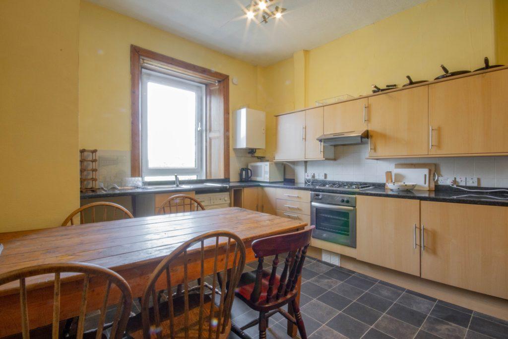 0321L Chancelot Terrace, Edinburgh... 3 bed flat £1,725 pcm (£398 pw)